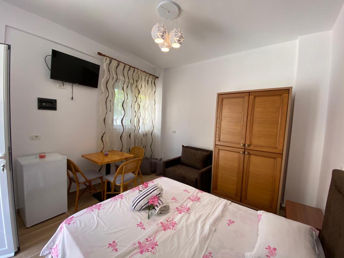 Jona Rooms Himarë Eksteriør billede