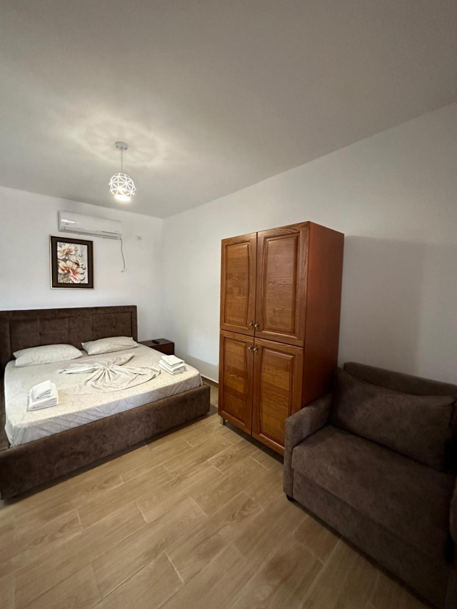 Jona Rooms Himarë Eksteriør billede