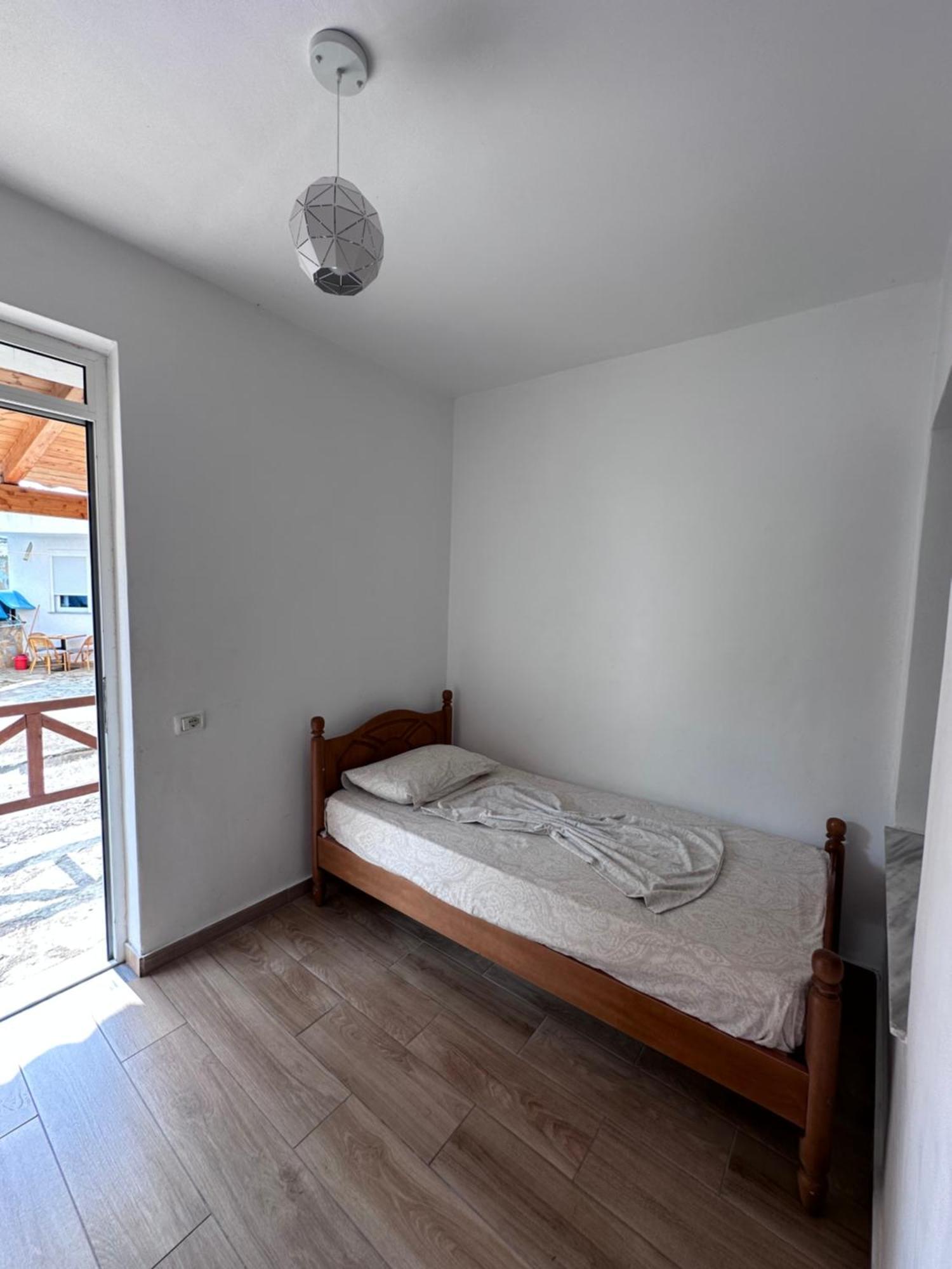 Jona Rooms Himarë Eksteriør billede